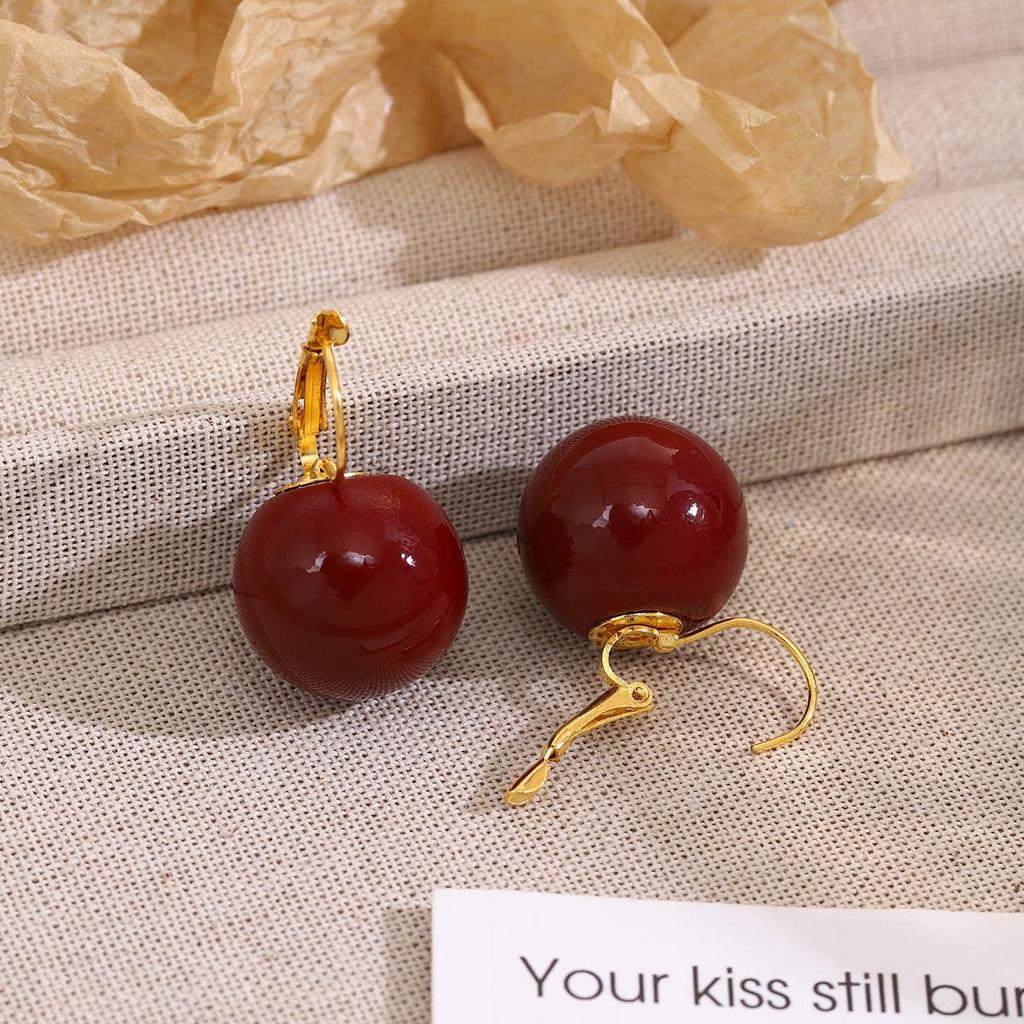 French Retro Ankara Red Vintage Round Bead Earrings - Autumn/Winter High-End INS Style Temperament Dangles