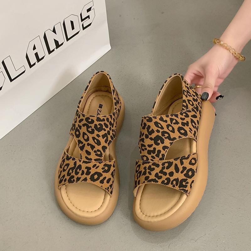 Muffin Platform Shoes Sandals Women's Summer Wear 2025 New Versatile Two-wear Slippers Flat-soled Soft-soled Beach Shoes