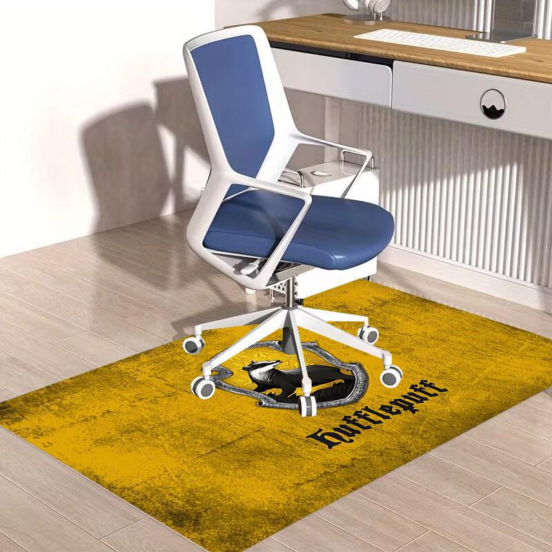 1 Stück Büro Teppich Stuhlmatten Hufflepuff Wappen Perfekt zum Dekorieren von Bürostühlen, Wohnzimmern oder Schlafzimmern, Polyester Teppich