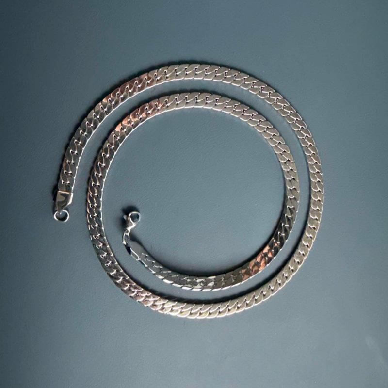 Elegant Women's T-Shaped Titanium Steel Necklace - Light Luxury Style Clavicle Jewelry