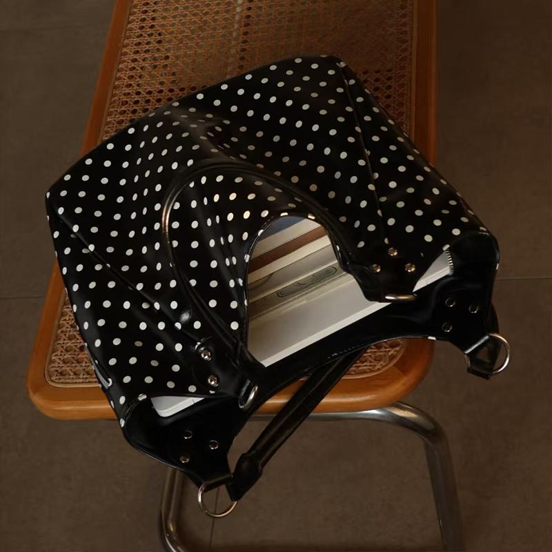 Koreanischer Stil Polka Dot Tragetasche für Damen Retro Schwarz Weiß Punkt Schultertasche mit Schloss Anhänger Trendig Lässig Arbeit Unterarm Handtasche
