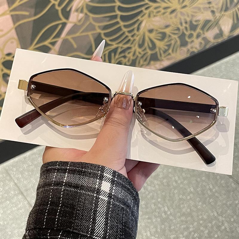 Polygon Shape Sunglasses for Woman Vintage Stylish Anti-reflective Sun Glass for Men Vacation Travelling Sunglass Women