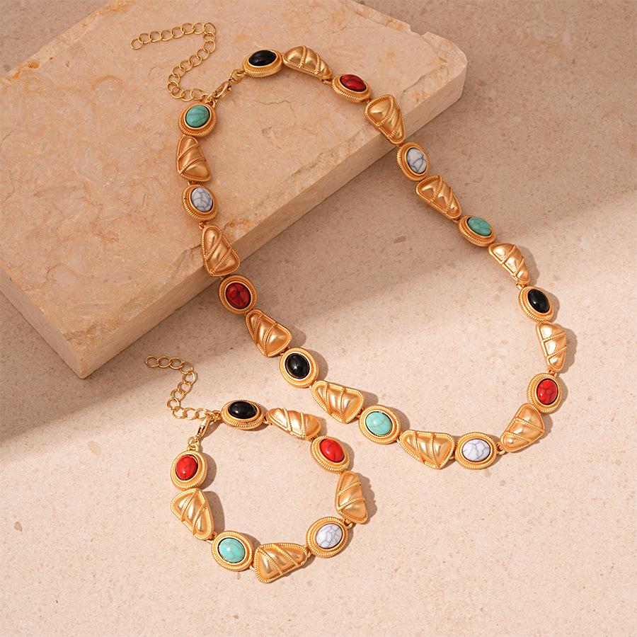 Colier Claviculă Geometric Uzat: Stil European & American, Design Retro Oval Triunghiular High-End pentru Femei