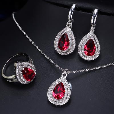 Gioielli, Collana di Zirconi, Orecchini, Set di Anelli e Catene.