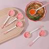 Niedlicher Erdbeersuppenlöffel aus Keramik, Kawaii, koreanischer Eisdessertlöffel mit langem Griff, Küchengeschirrzubehör