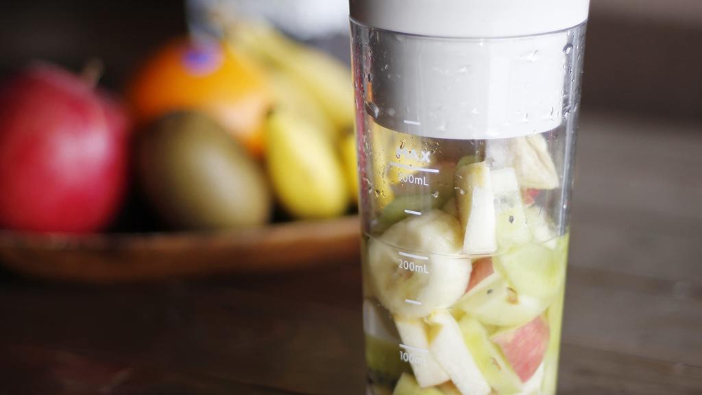 PRISMATE Rechargeable Portable Multi-Blender with Fun Recipe Book (PR-SK034) (Red(R))