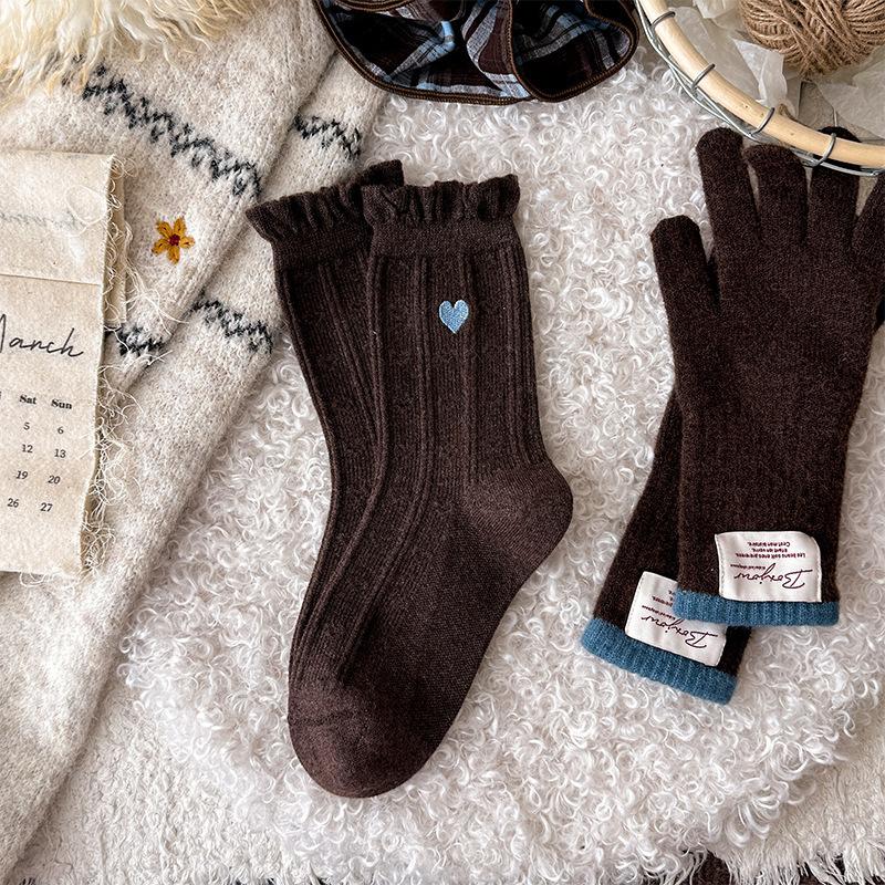 In Winter, Thickened Warm Soft Velvet Coffee Blue Korean Love Floral Striped Socks Are Versatile And Stacked Socks For Women