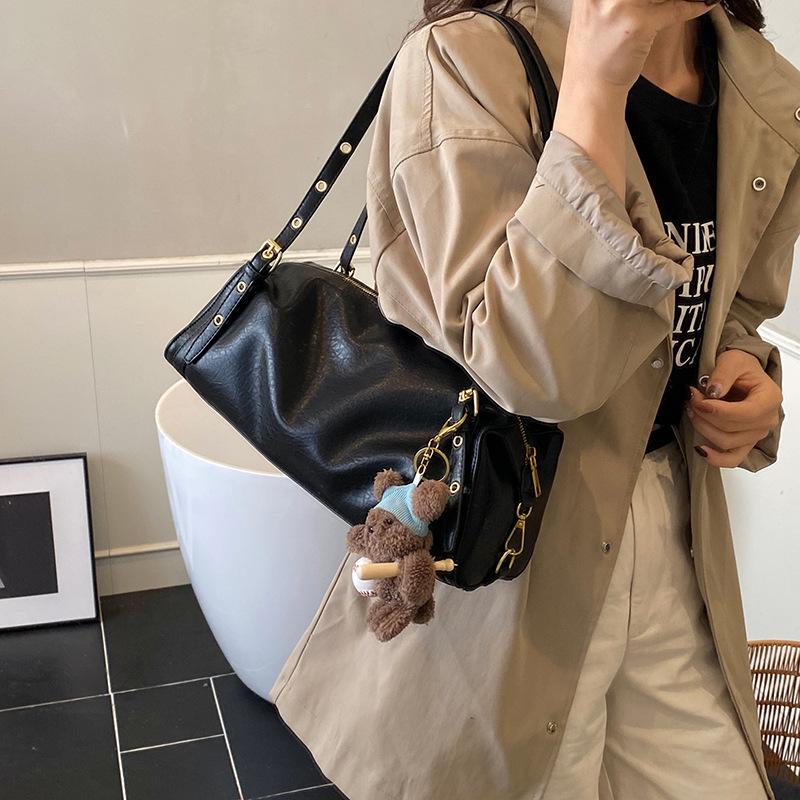 Retro high-end bag women's 2025 new autumn and winter fashion simple underarm pillow bag niche texture messenger bag