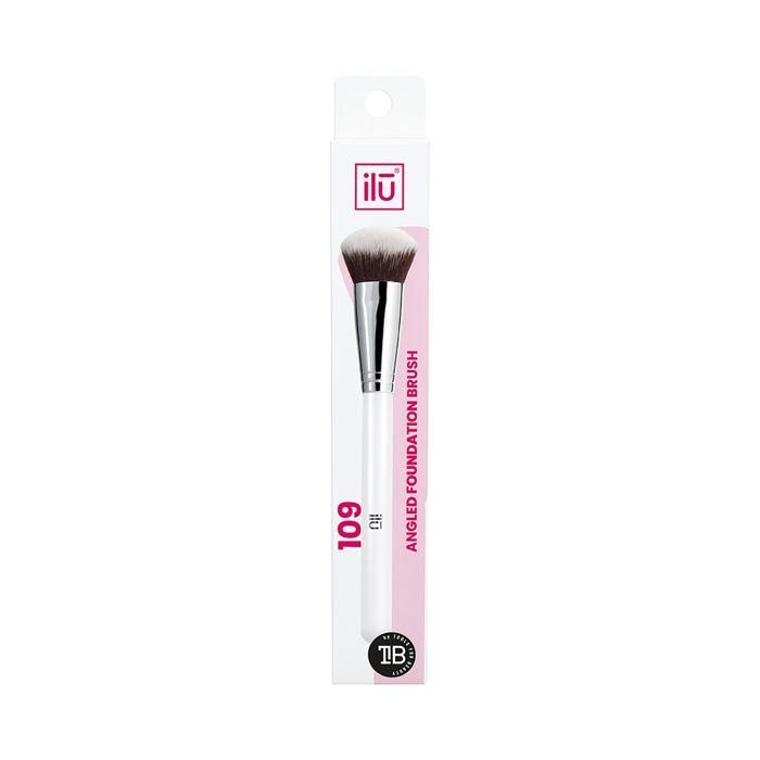 Foundation Brush - Ilū Make Up 109 - Angled - Liquid Application - Comfortable To Use