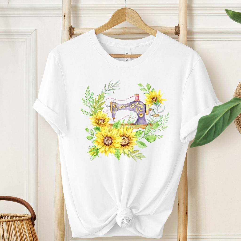 Sunflowers and Vintage Sewing Machine T-Shirt: Quilter Gift