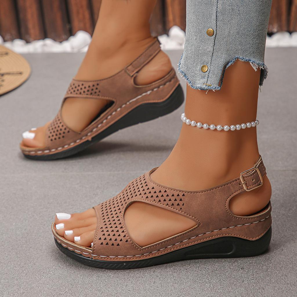 Fashion Women Wedges Retro Sandals 2025 New Woman Breathable Hollow Low Platform Sandals Fashion Summer Casual Shoes Zapatos De Mujer