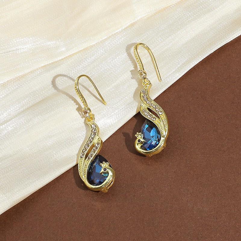 Elegantes clips magnéticos para las orejas con diamantes, perfectos para orejas no perforadas.. Accesorio de moda japonés-coreano para un look de celebridad de alta gama.