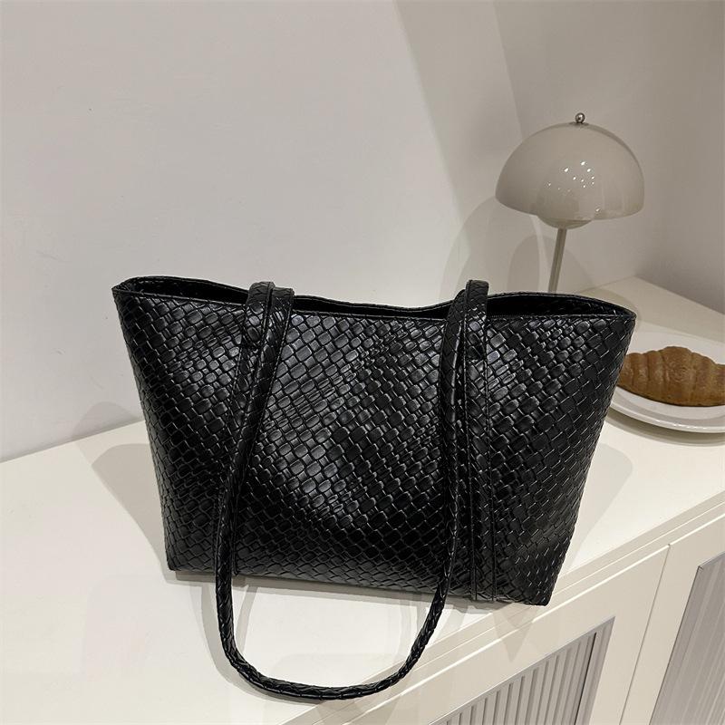 Large Capacity Woven Bag Women's 2025 New Early Autumn Retro Versatile Shoulder Underarm Bag Korean Version Portable Tote Bag