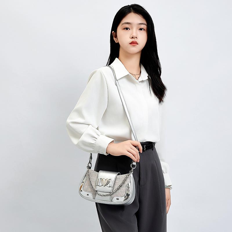 Fashionable Sweet and Cool Hot Girl Style Niche Underarm Bag for Women New Trendy High-end Texture Chain Shoulder Crossbody Bag