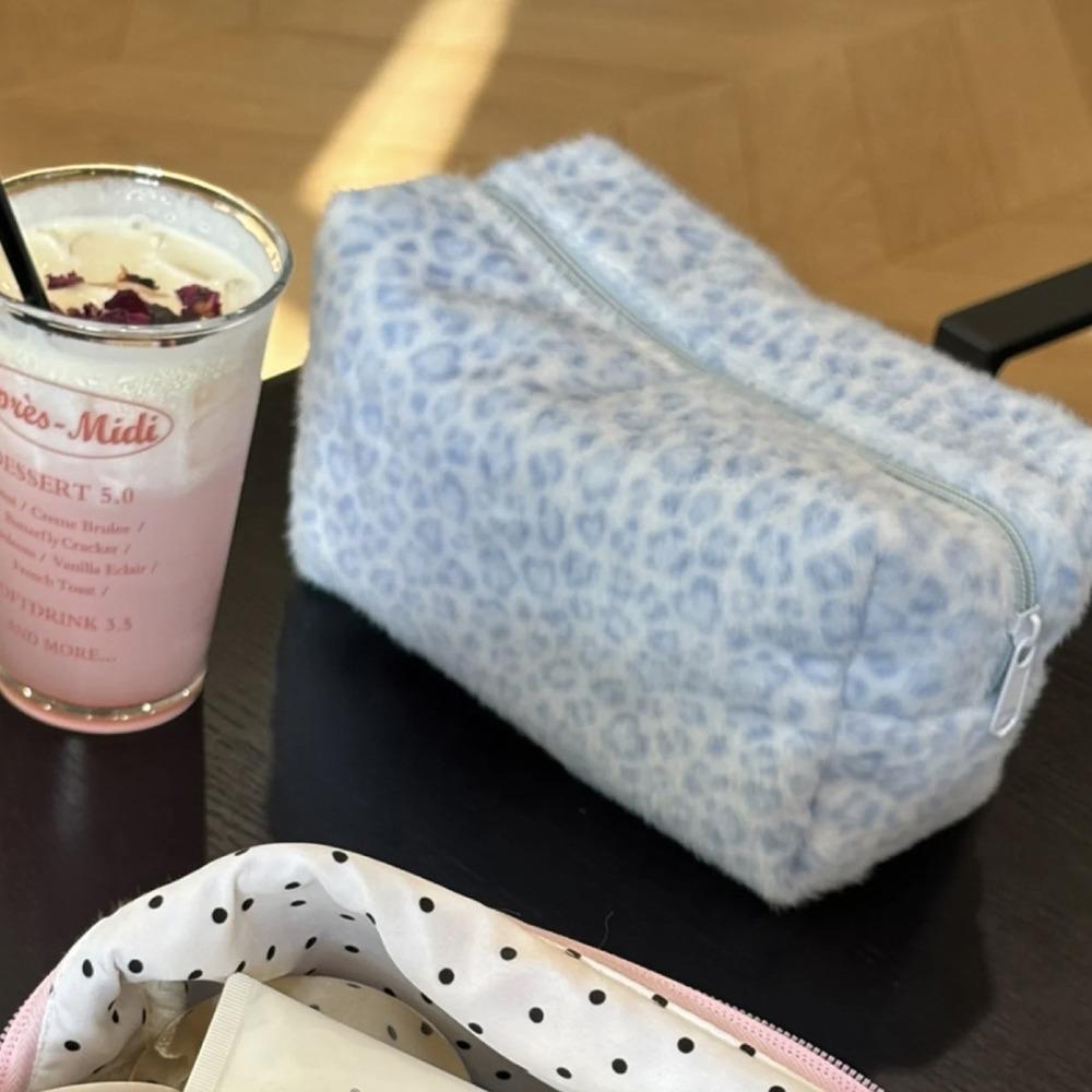 

Durable Fuzzy Makeup Bag Large Capacity Leopard Print Toiletry Organizer Portable Cosmetic Bag Girls Travel Storage Pouch синій