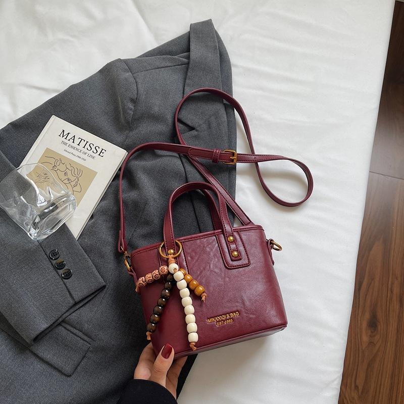 2025 New Korean Version Popular Bucket Bag Women's Fashionable Shoulder Messenger Bag High Value Fashion Handbag Women