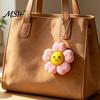 Blumen-Clicker Sensorisches Spielzeug Lachende Blume Schlüsselanhänger Fidget Toy, zur Stressbewältigung, Hängender Taschenanhänger mit Kugelkette Schlüsselring Schuldekoration