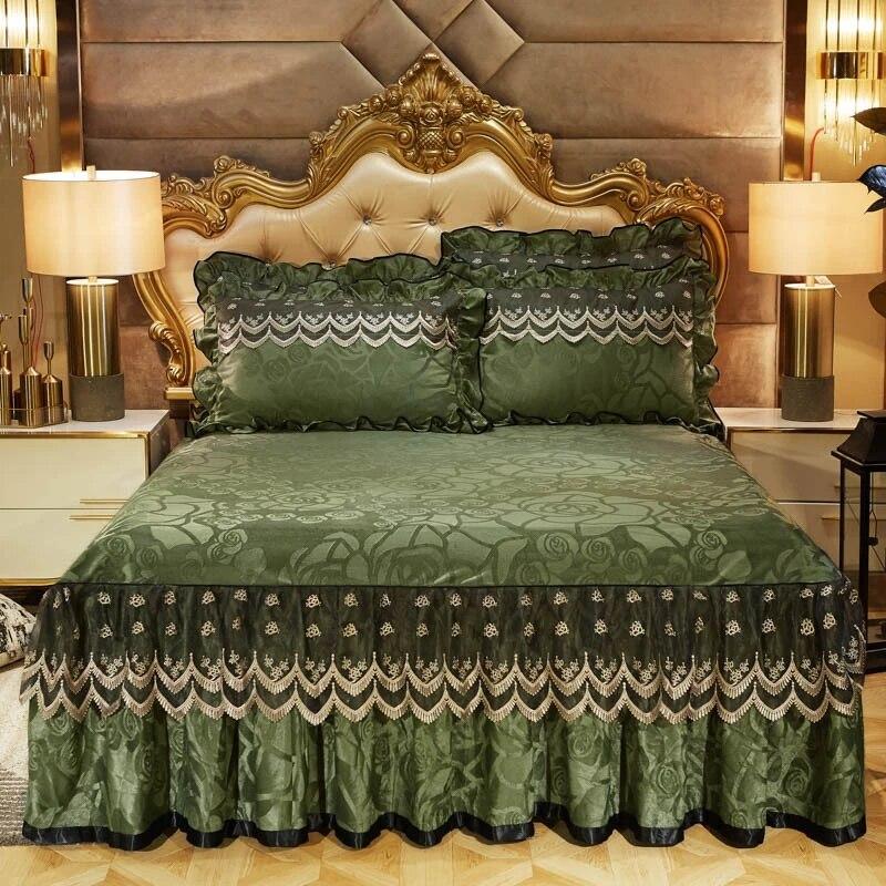 1pc Bed Skirt+2pcs Pillowcase European Luxury Velvet Bedspread Embossing Printed Bed Skirt Romantic Embroidery Lace Bed Skirt