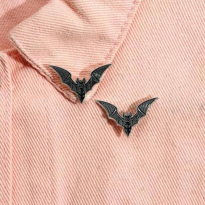 Spilla a pipistrello stile Halloween Ali lunghe Punk Stile scuro Distintivo Abbigliamento Decorazione Gioielli Antiruggine Leggero Animale Regalo di Halloween Abiti da festa