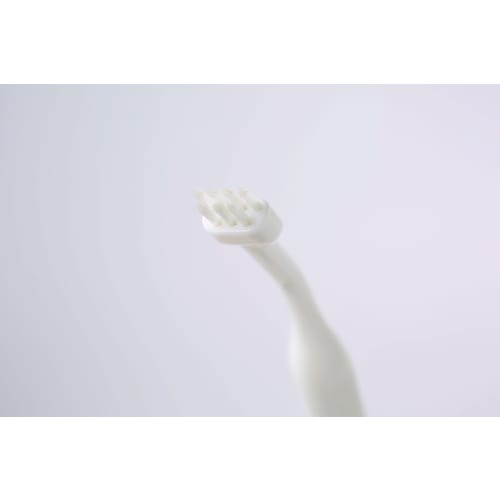 Pigeon Finishing Toothbrush, Soft, Ideal for cleaning front teeth and gaps from the time teeth first emerge (6 months to 1.5 years old)