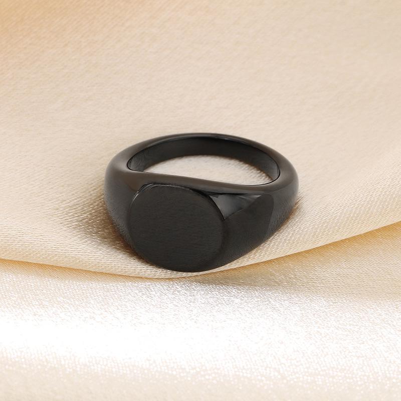 Geometrischer runder Titanstahlring mit graviertem Logo - Polierter Edelstahl für Männer & Frauen, Kalter Stil