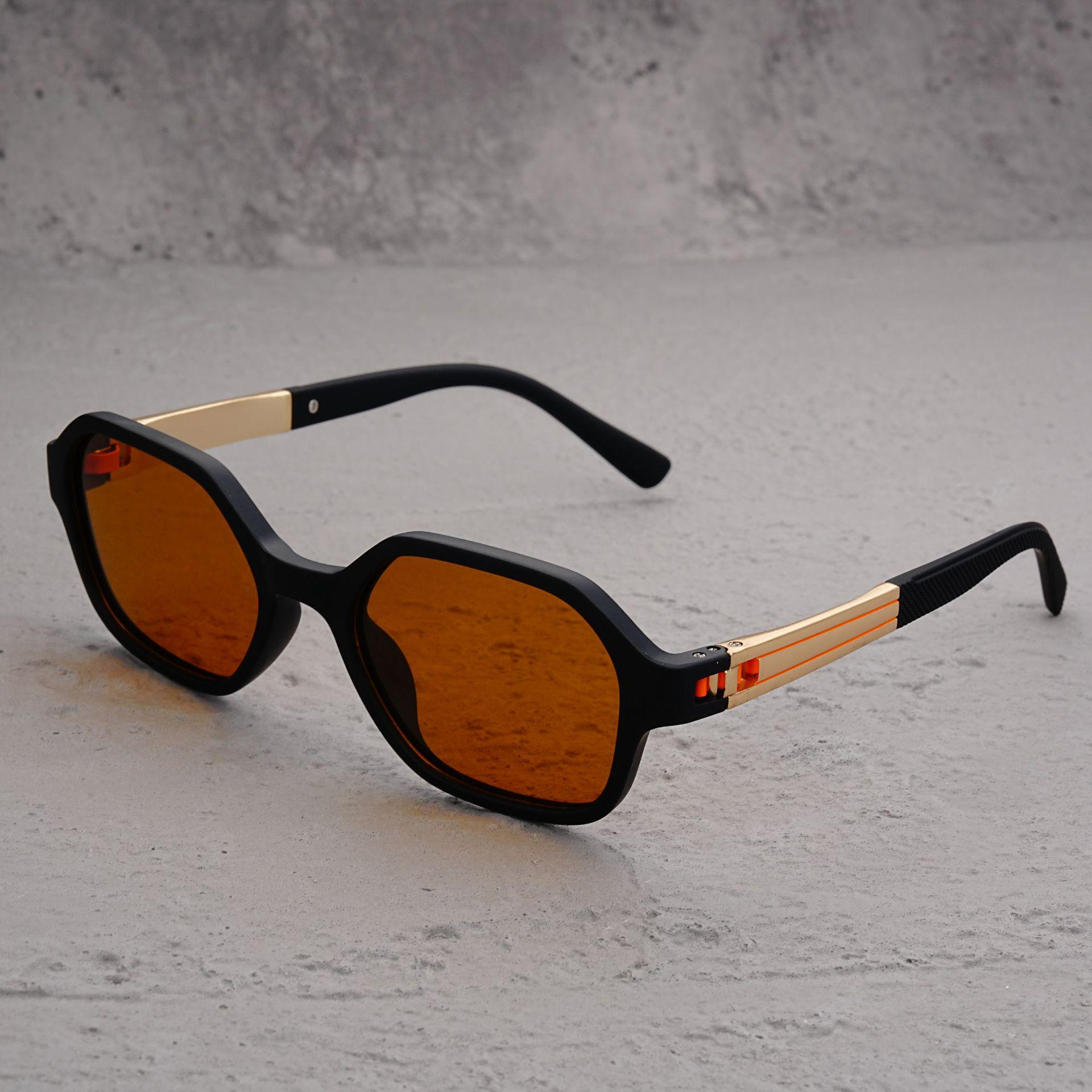 Retro Polygonal Polarized Sunglasses with Flat Frame and Spring Hinge Polarized Lens
