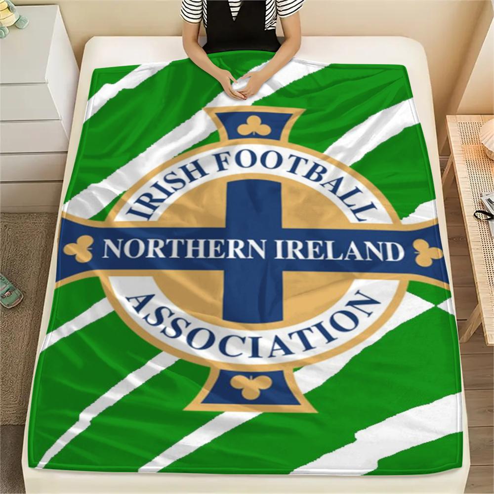 1 pièce Couverture en Flanelle Imprimée FC Irlande du Nord, Haute qualité Confortable pour Toutes les Saisons, Décoration d'Intérieur, Chaleur et Confort, Parfait pour les Cadeaux de Noël