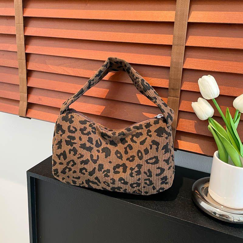 New Leopard Print Knitted Relaxed Style Handbag Trendy Versatile Stylish Commuter Handbag Sweet Shoulder Bag Stylish Storage Bag
