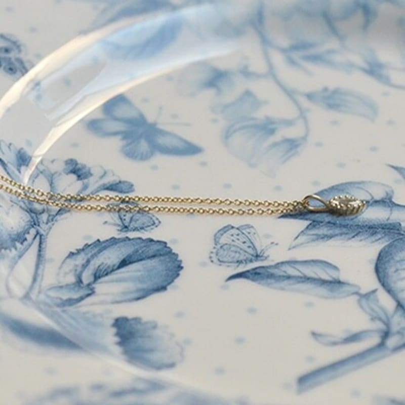 

martha in the garret navette.nec 14K gold