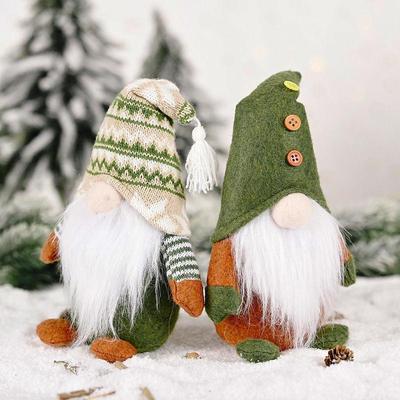 Nordischer Grüner Gesichtsloser Weihnachtsmann Strick-Plüschtier mit Rentier-Ornament
