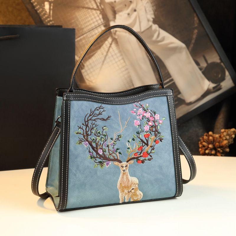 Exquisite Embroidered Leather Chinese Style Portable Shoulder Bag Gift Temperament Elegant Middle-Aged Mother Bag