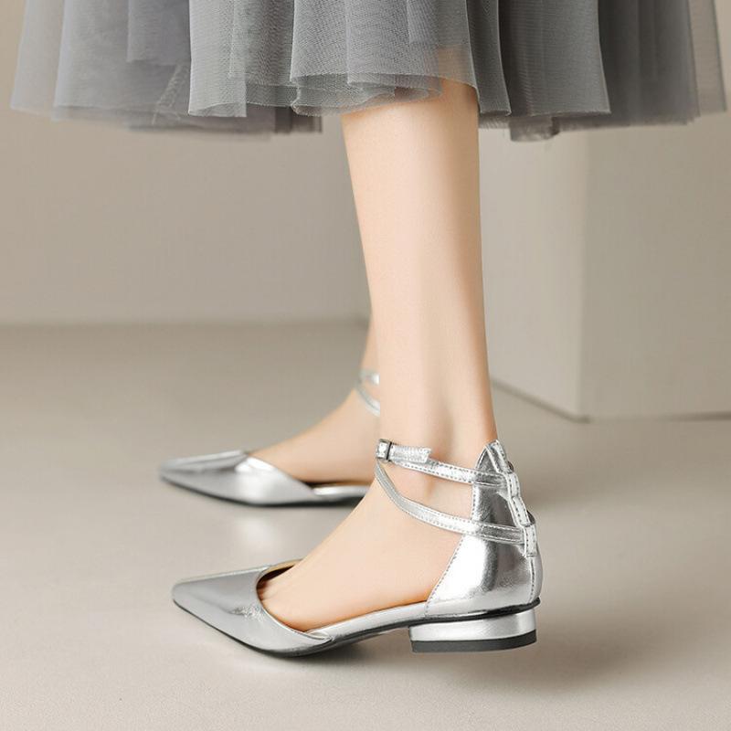 

New comfortable flat sandals Korean version beef tendon soft sole Korean version pointed summer hollow sandals large size bag heel solid color 40 срібний