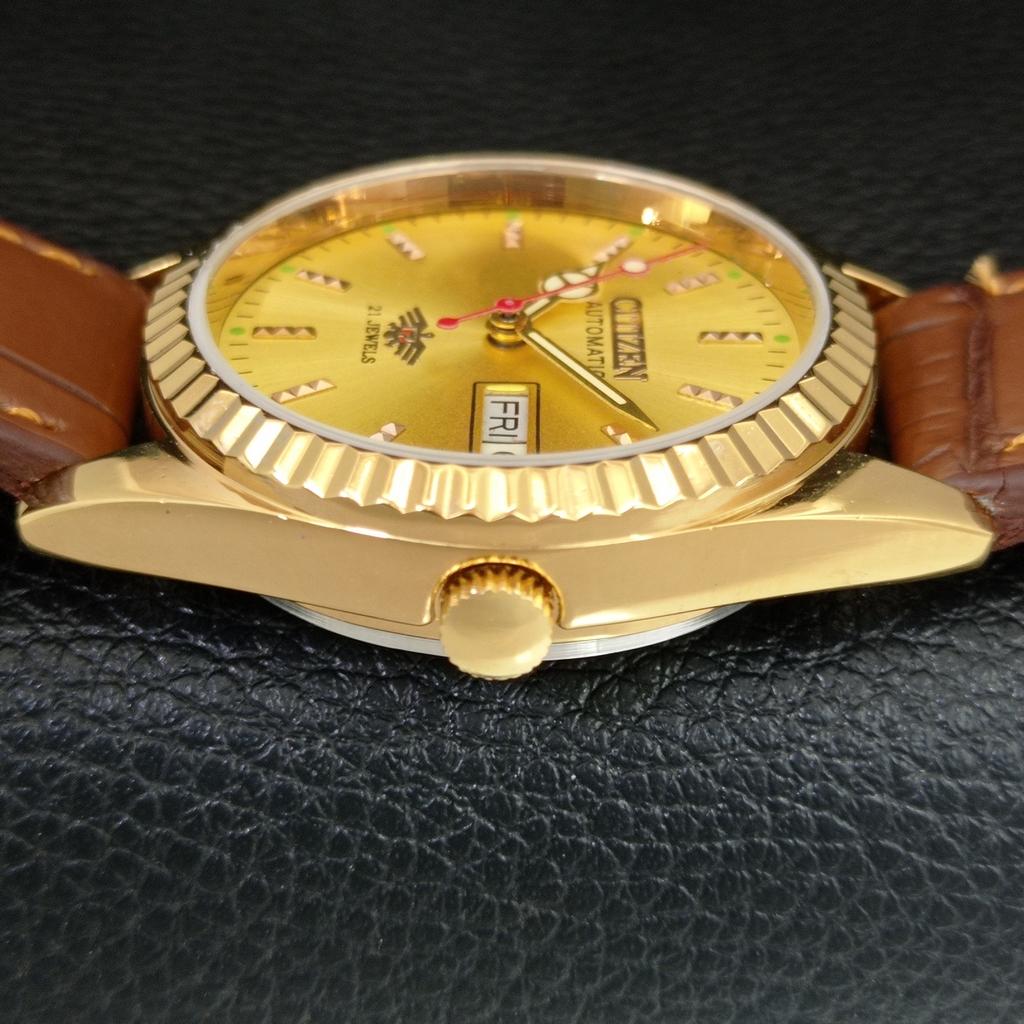 VINTAGE REFURBISHED CITIZEN AUTOMATIC JAPAN MENS GOLDEN DIAL WATCH a445312-1