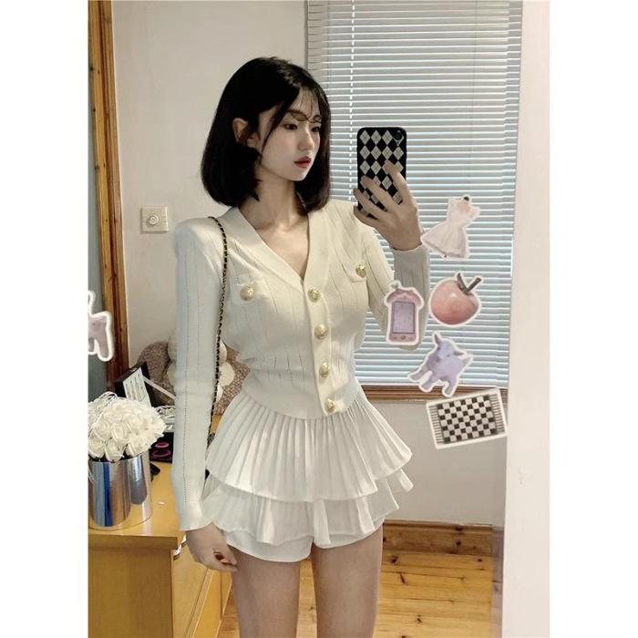 

White pure desire to look thin Spice Girl suit women s spring and autumn long-sleeved knitted sweater top half-length skirt two-piece set S