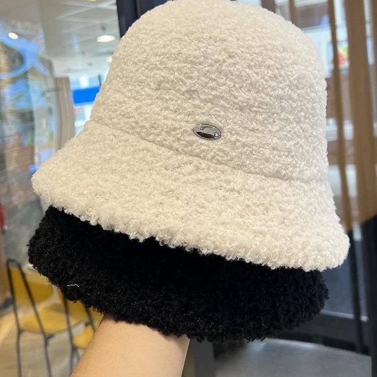 Knitted Fisherman's Hat for Women A Retro Autumn and Winter Hat with A Large Head Circumference To Show Off The Face A Small and Versatile Basin Hat