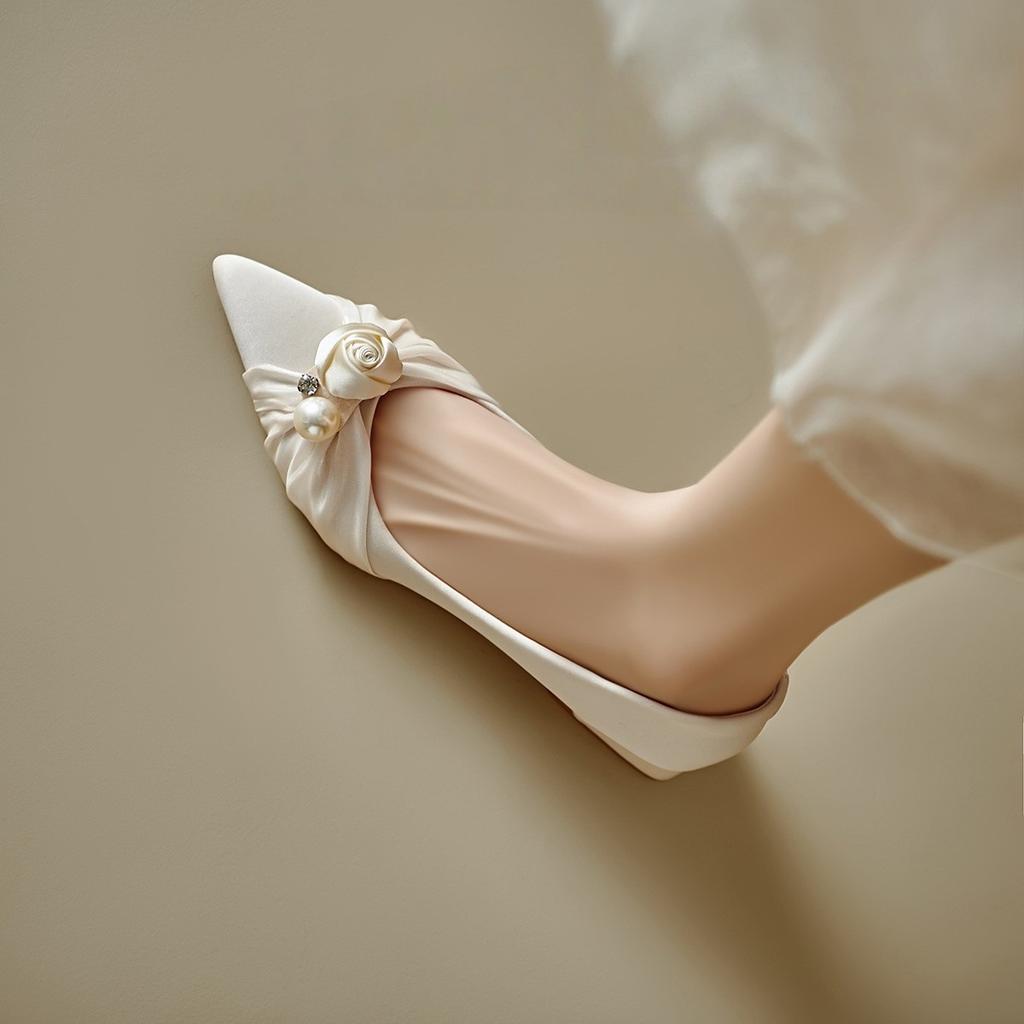 French pearl flower low heel bridal shoes wedding shoes not tired feet engagement shoes pointed thick heel single shoes