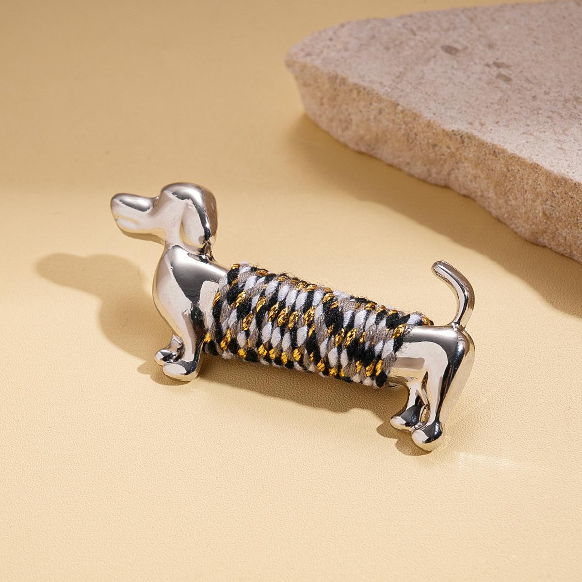 

Color Rope Wrapped Dachshund Brooch Versatile Accessories