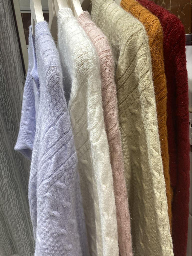 2025 Autumn Women's Casual Short Knit Cardigan - Small Fresh Twist Sweater Coat with Toggle Buttons, Lazy Style