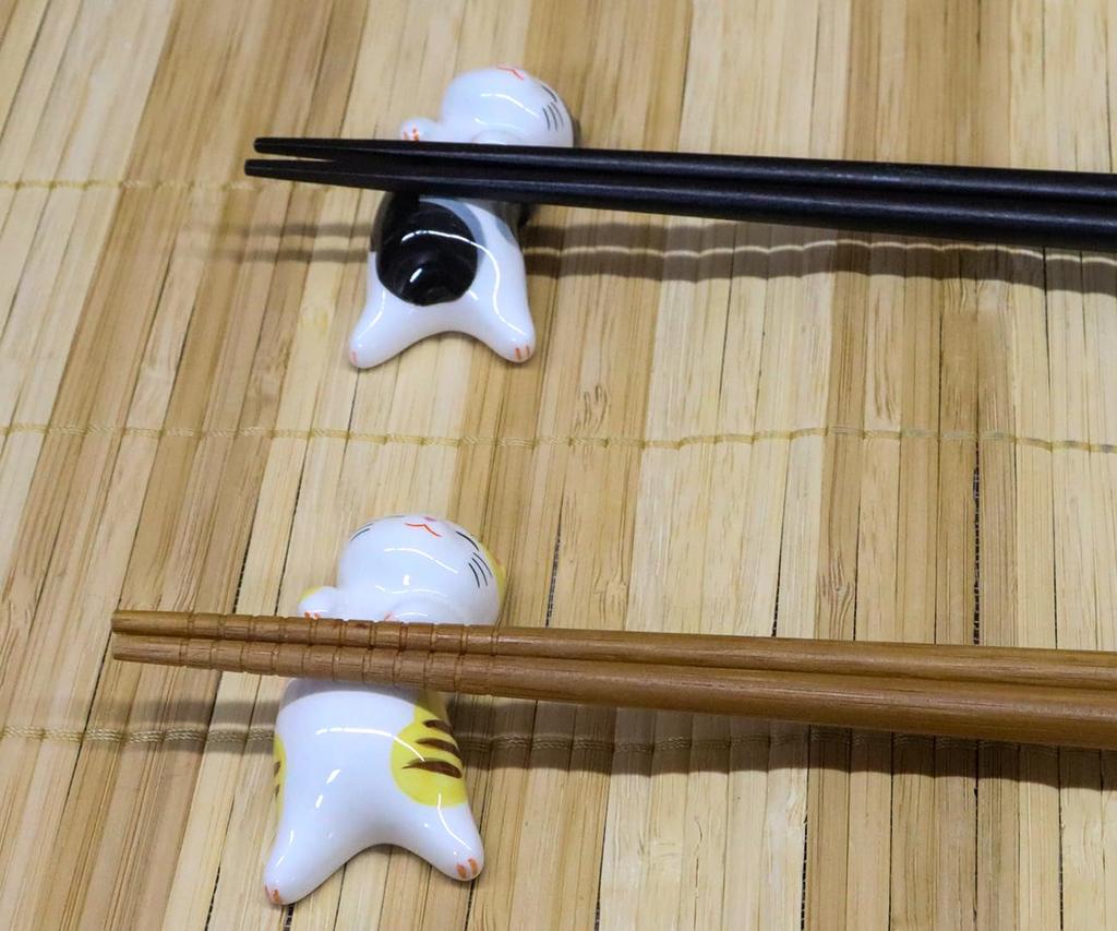 Yakushi Kiln Chopstick Set of Nekomachi Cat Rests, 3, (Facing Trio)