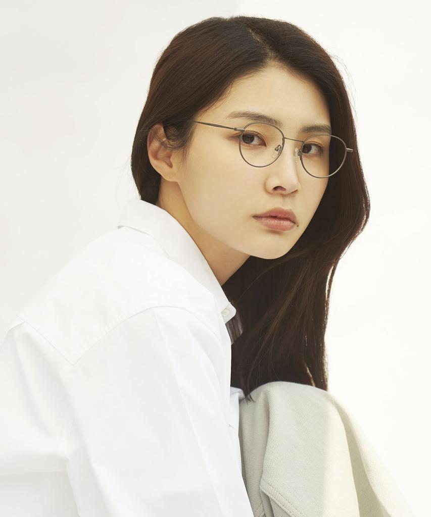 Loulou R Eye 205 Beta Titanium Glasses [8 Colors]