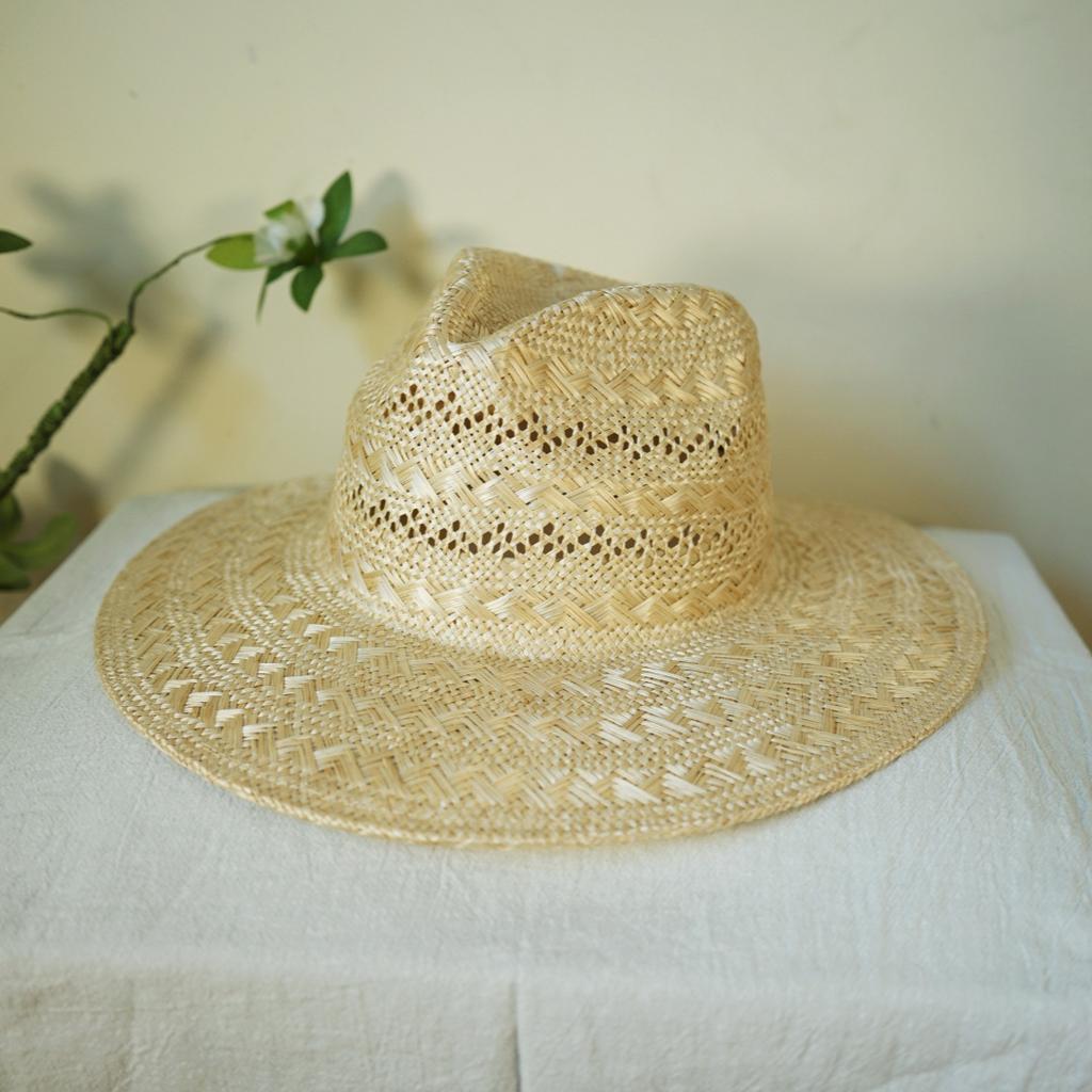 Japanese Retro Spring And Summer Fashion Woven Sisal Flower Jazz Top Hat Men'S And Women'S Vacation Beach Sunscreen Sunshade Straw Hat