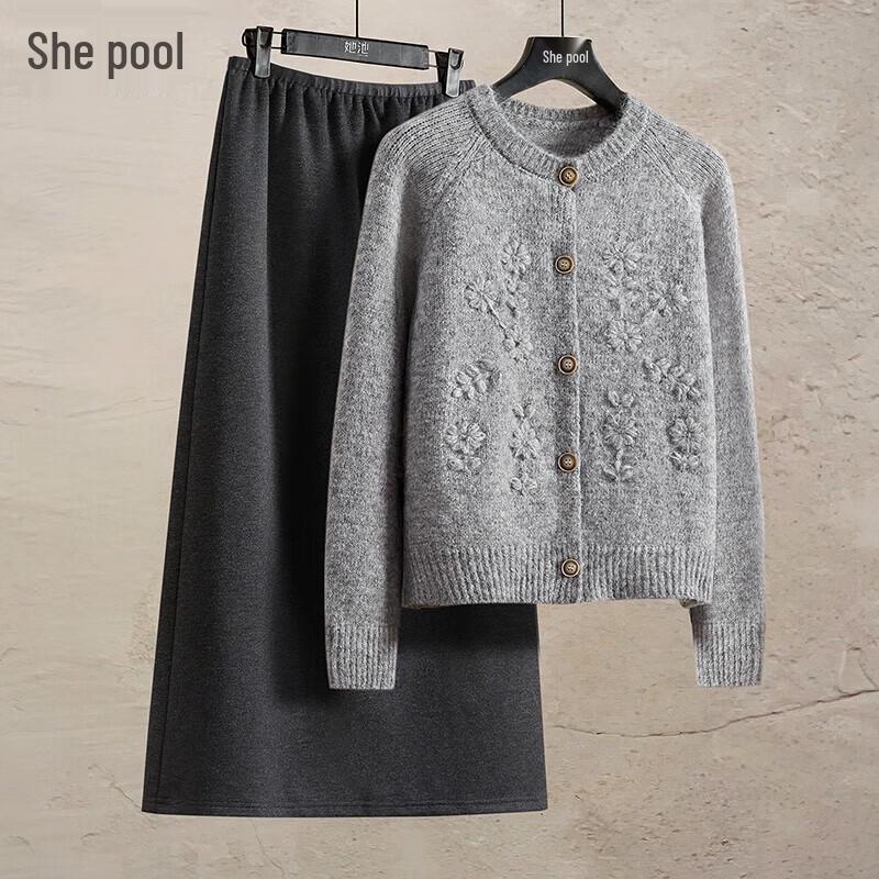 

Women s 3D Floral Lamb Wool Blend Knitted Cardigan One Size