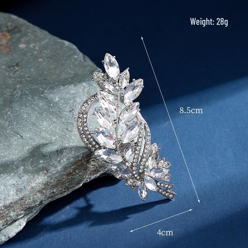 Vintage Luxe Suit Corsage: Elegant Pin for Dinner Dresses & Holiday Gifts
