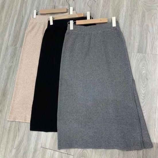 Women Midi Skirt High-Waisted Solid Color Casual Style Knitting Skirt Autumn Winter Side Split Hem Skirt Versatile Daily Wear