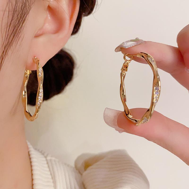 Personalized Retro Cool Style Fashionable Niche Earrings 1 pair золотой