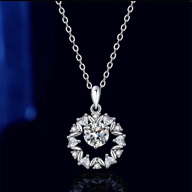 Douyin White Gold Luxury Pendant Women's Necklace - Simple, Versatile, Romantic Classic Clavicle Chain Design