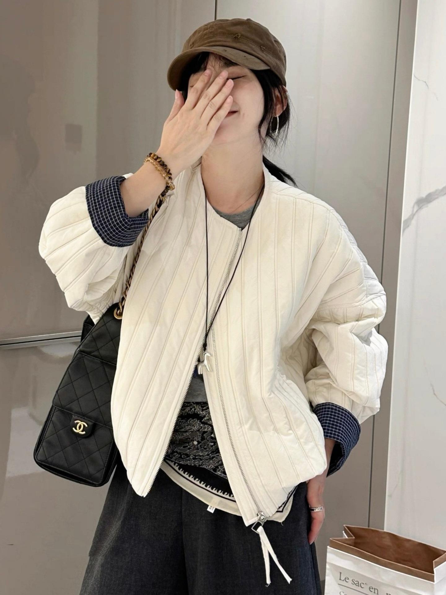 

Women s High-End Lightweight Quilted Baseball Jacket - Small Size, Autumn 2025 Collection L 110-125 lbs грязно-белый