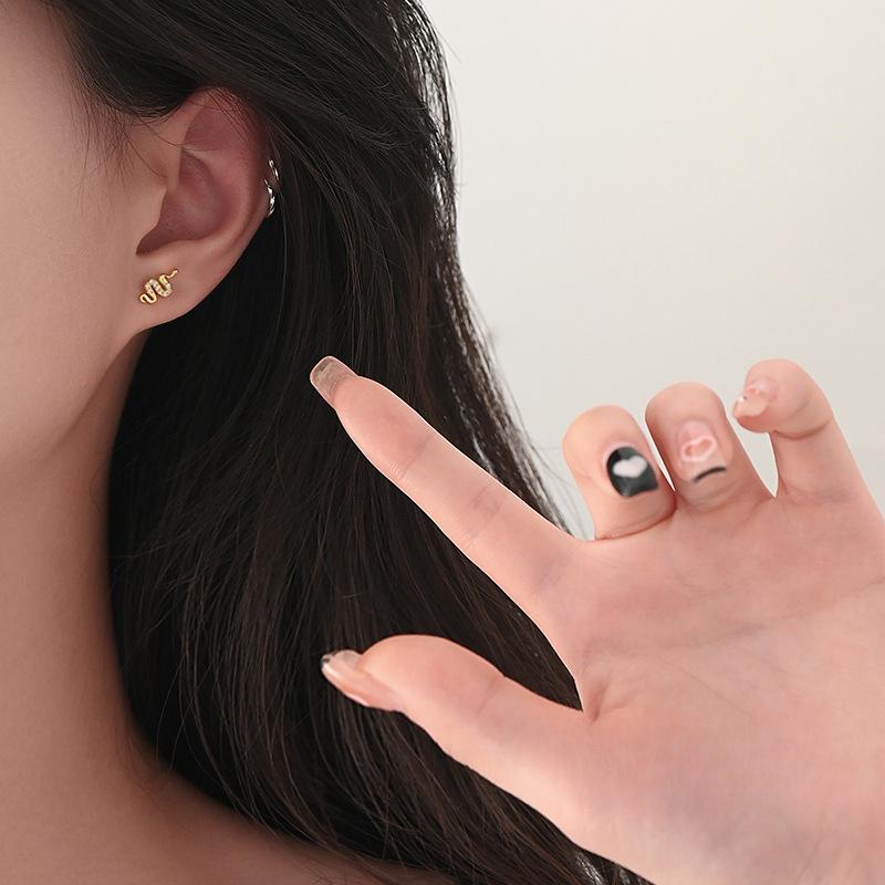 Diamond-in Serpentine Earrings Light Luxury Fashion Personality High-end Sense Handsome Earrings Niche Design Sense