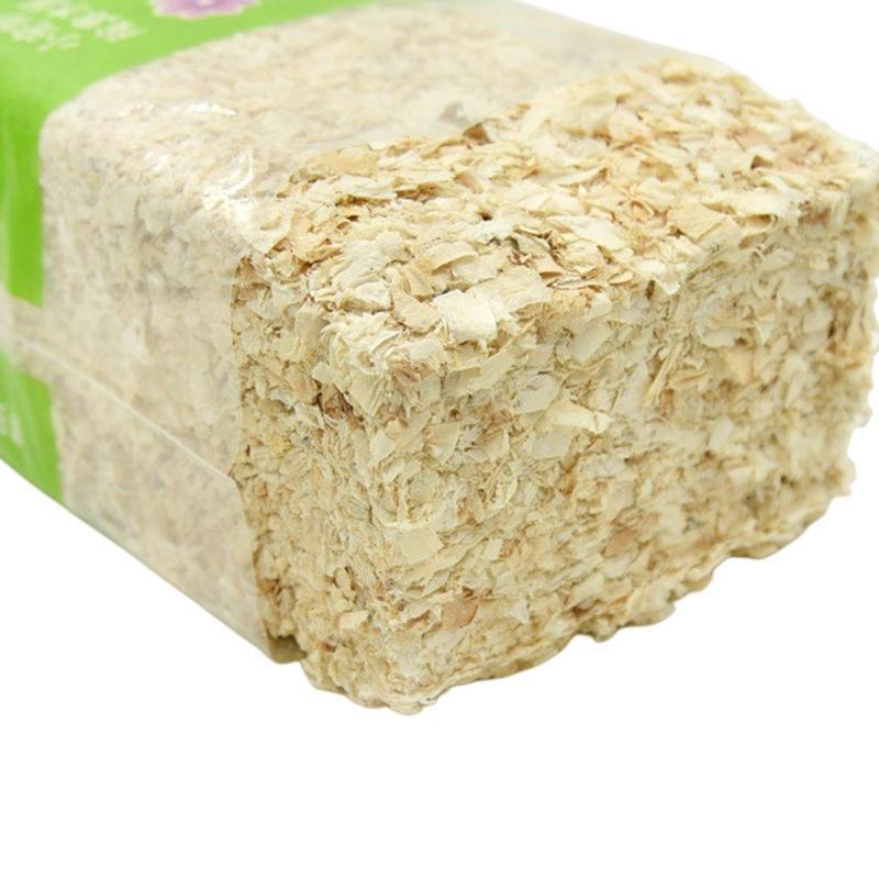 Pet Bedding Wood Shavings for Hamsters, Rabbits, Guinea Pigs, Chinchillas, and Squirrels - Deodorizing Sawdust Chips