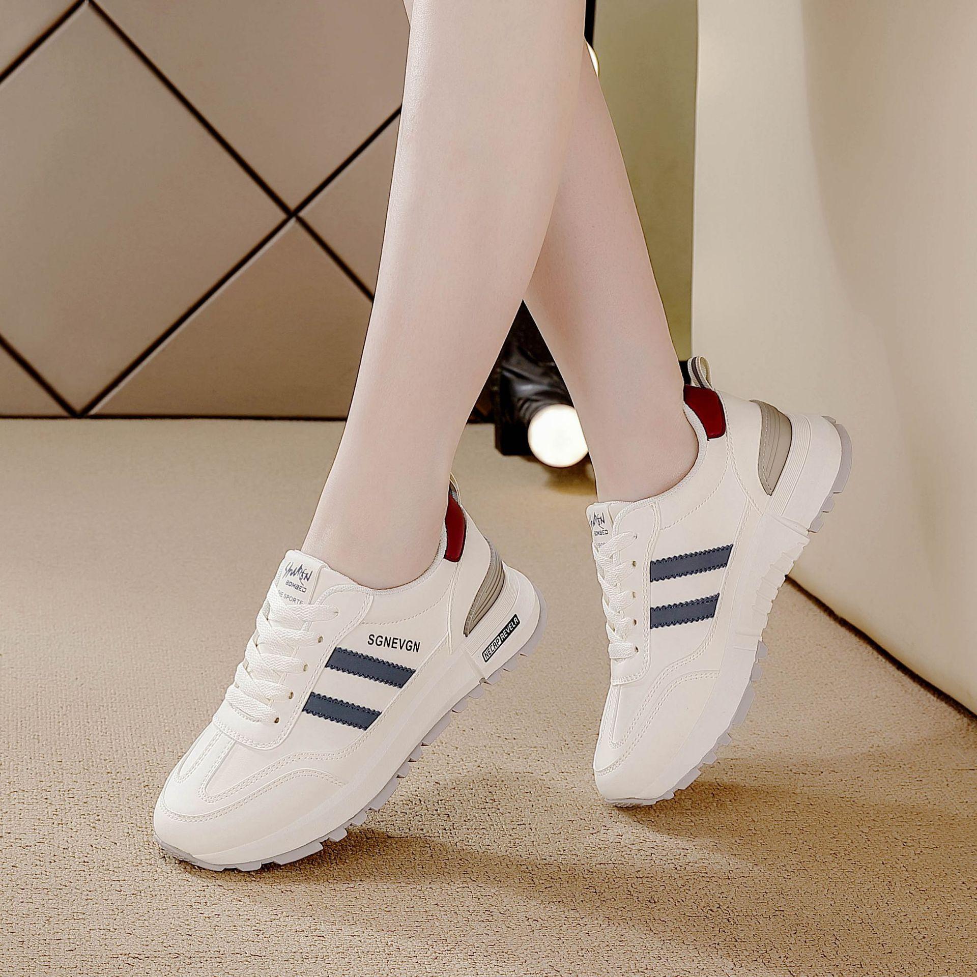

Large size white shoes women s 2025 spring and summer explosion breathable non-slip versatile flat-bottomed casual sports shoes women s shoes 42